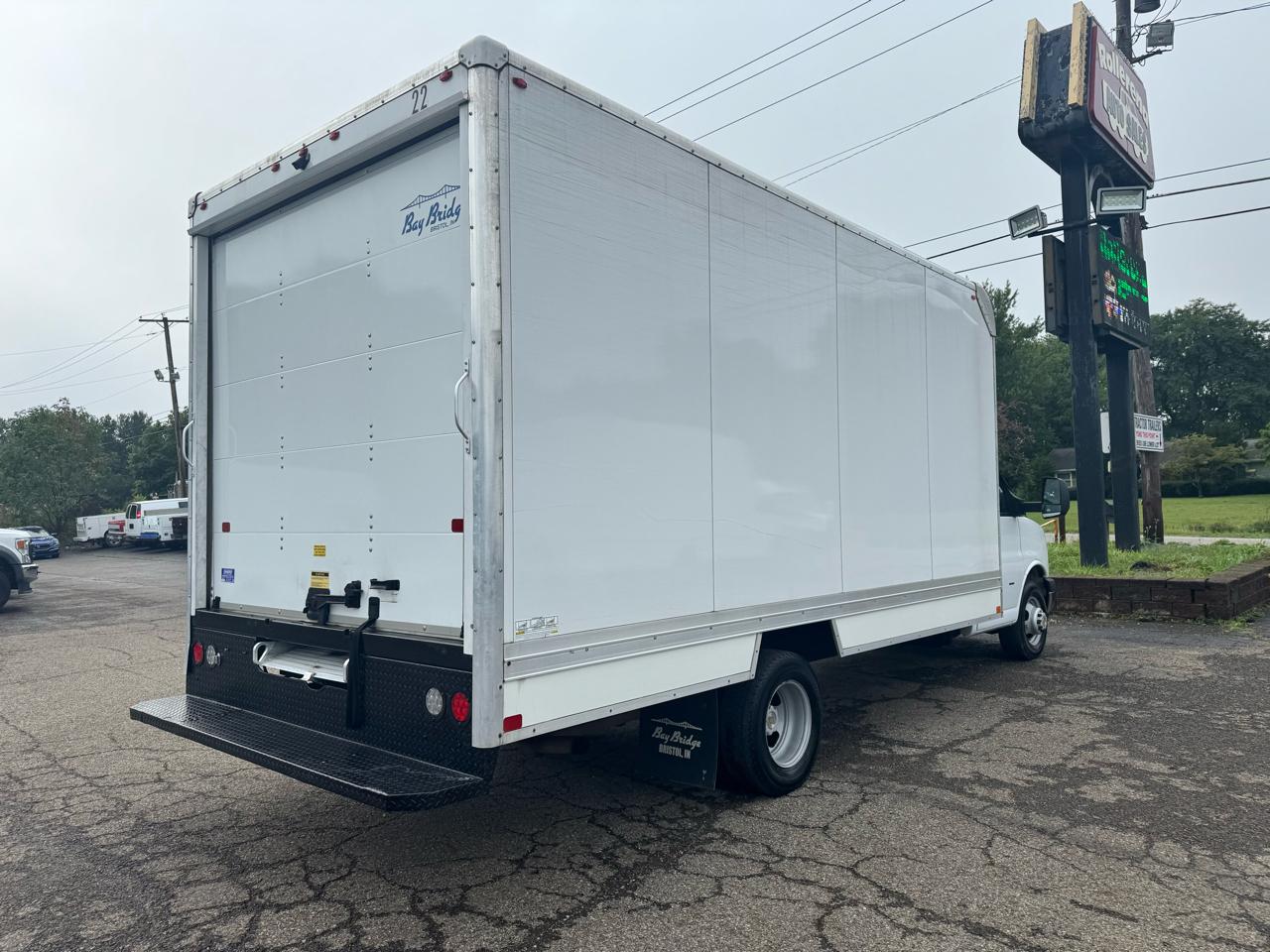 Chevrolet Express Commercial Cutaway 3500 Van 177" 2023