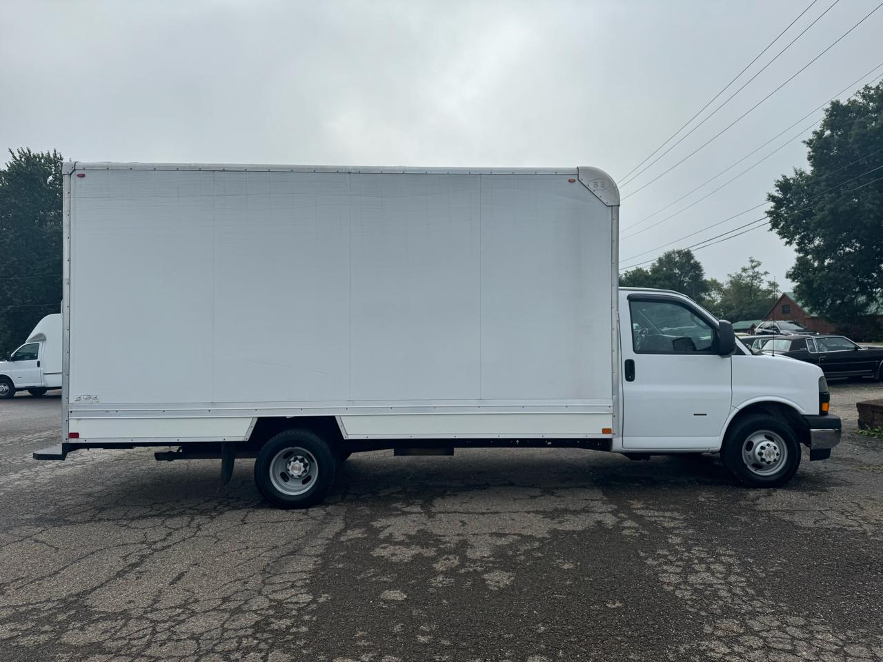 Chevrolet Express Commercial Cutaway 3500 Van 177" 2023