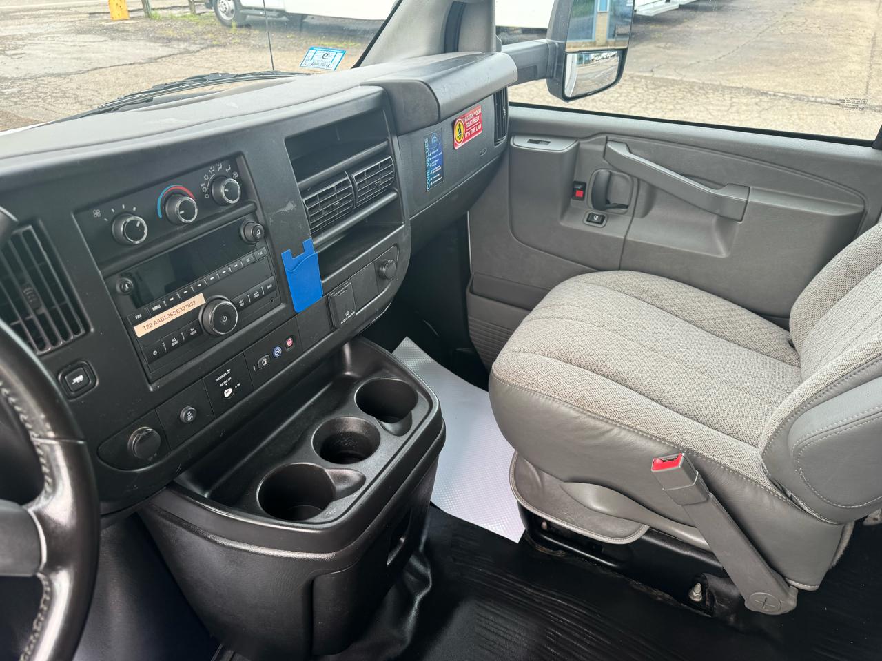 Chevrolet Express Commercial Cutaway 3500 Van 177" 2023