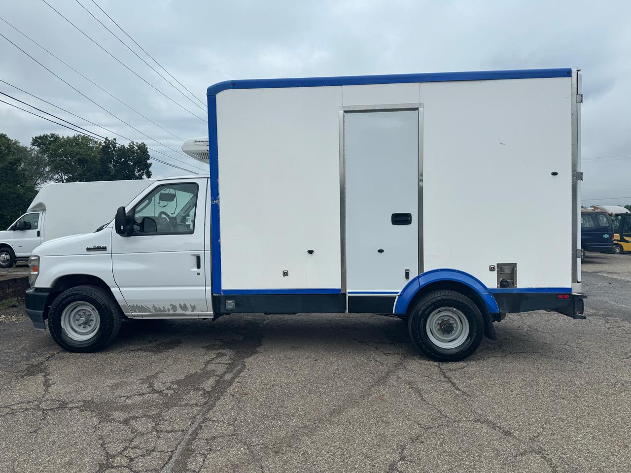 Ford E-Series Cutaway E-350 SRW 138" WB 2024