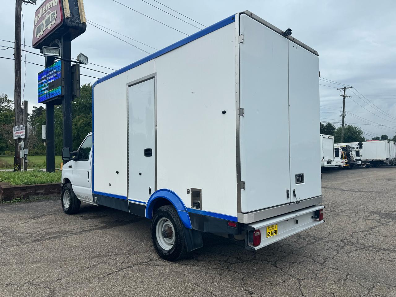 Ford E-Series Cutaway E-350 SRW 138" WB 2024