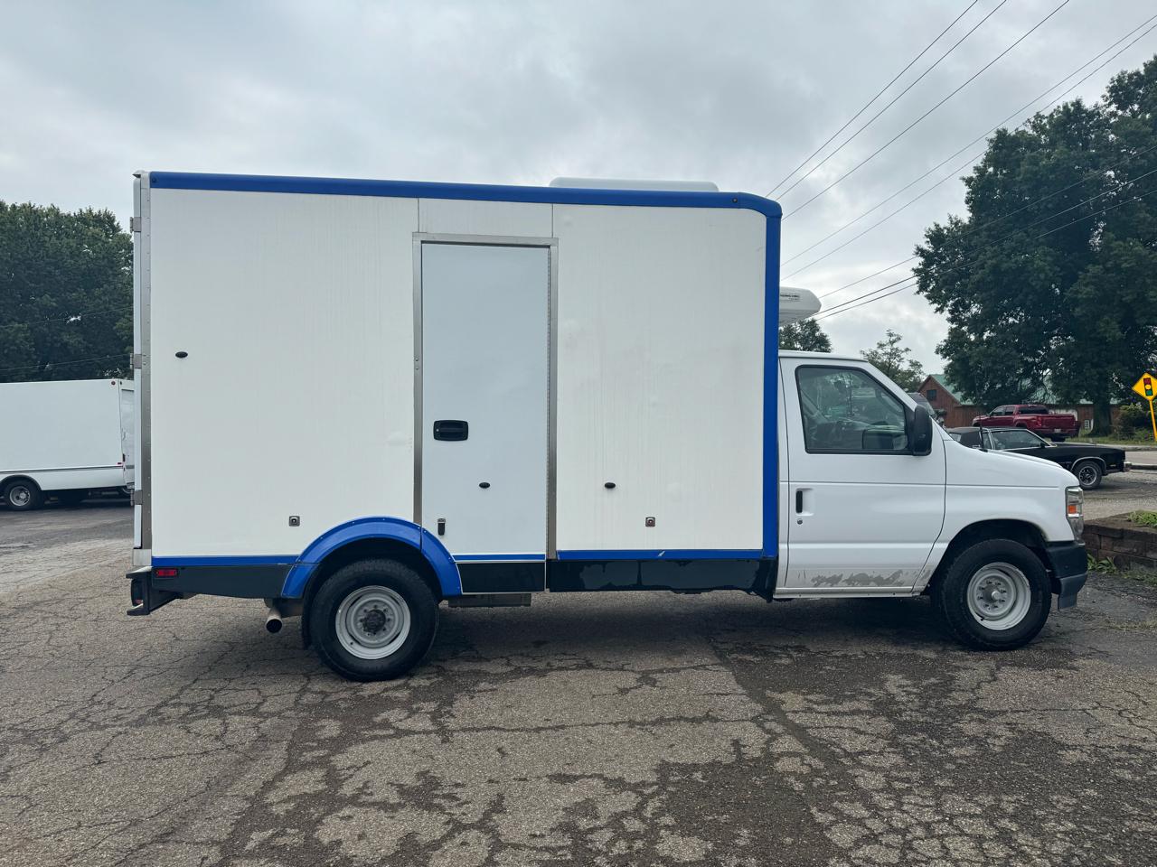 Ford E-Series Cutaway E-350 SRW 138" WB 2024