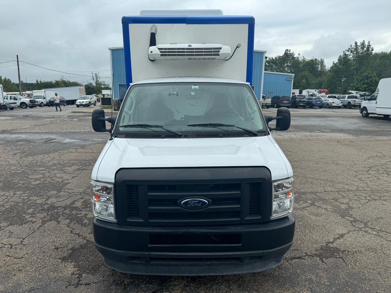 Ford E-Series Cutaway E-350 SRW 138" WB 2024