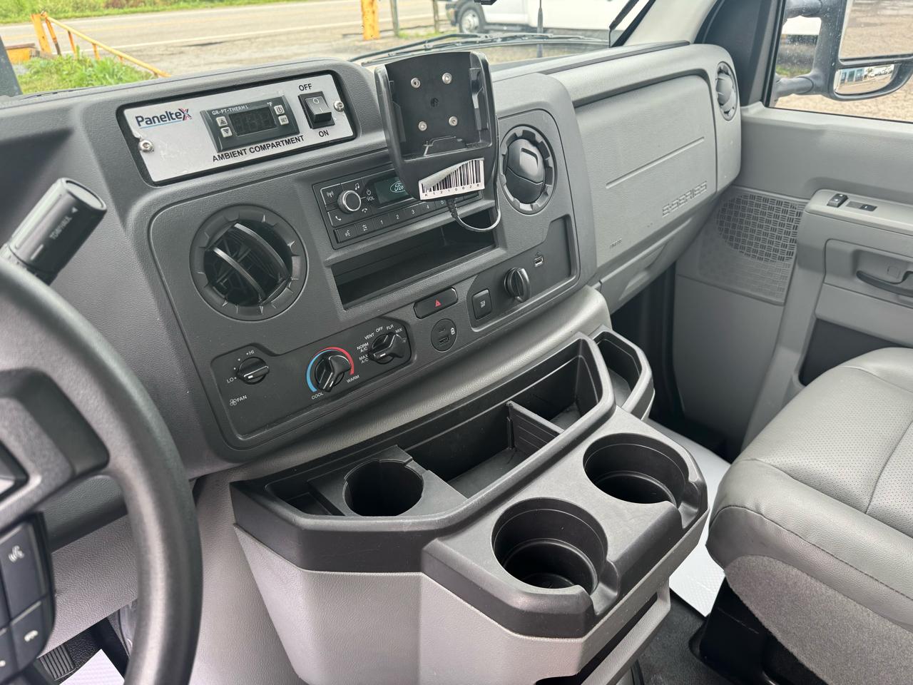 Ford E-Series Cutaway E-350 SRW 138" WB 2024