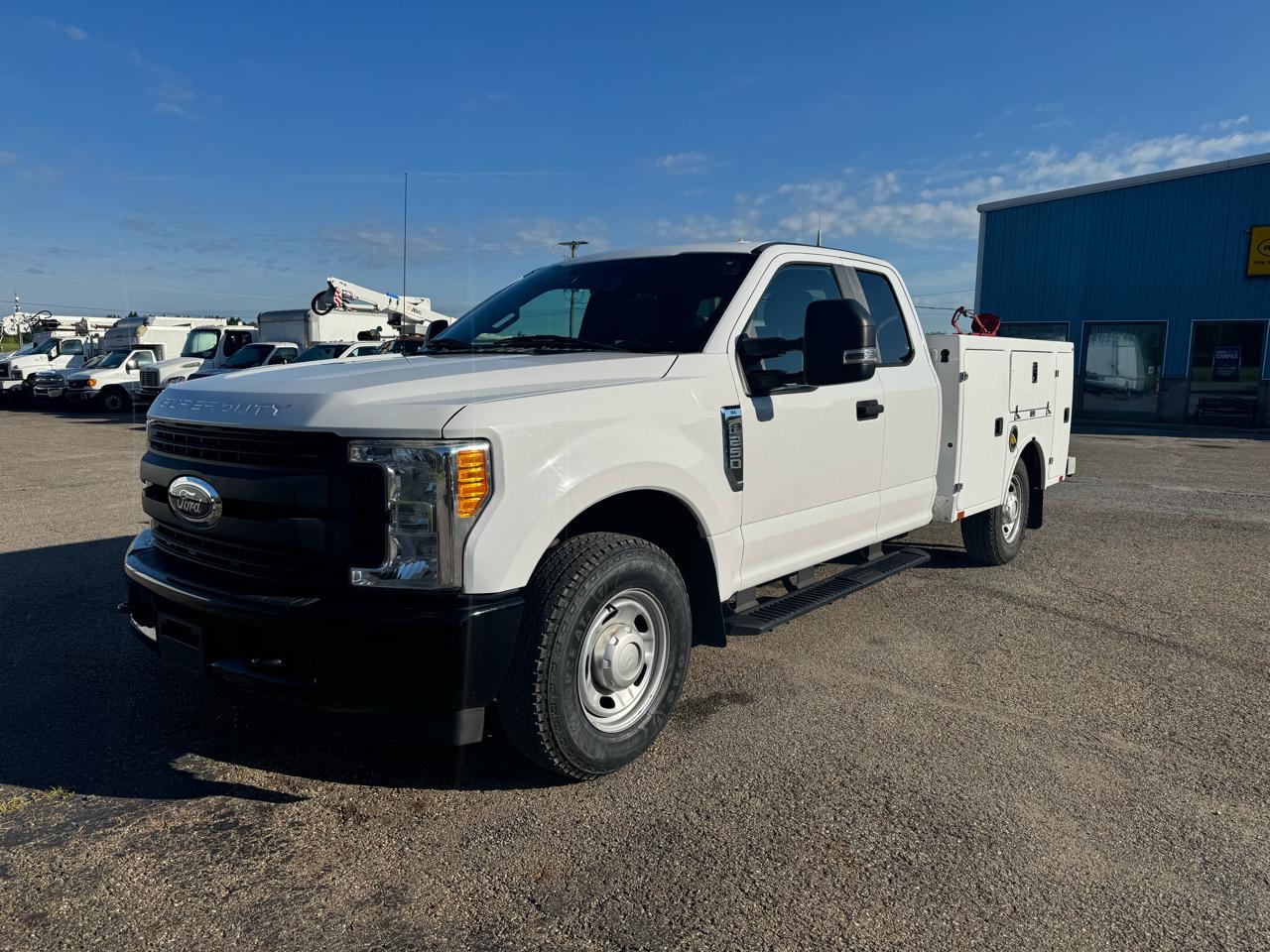 Ford Super Duty F-250 SRW XLT 2WD SuperCab 8' Box 2017