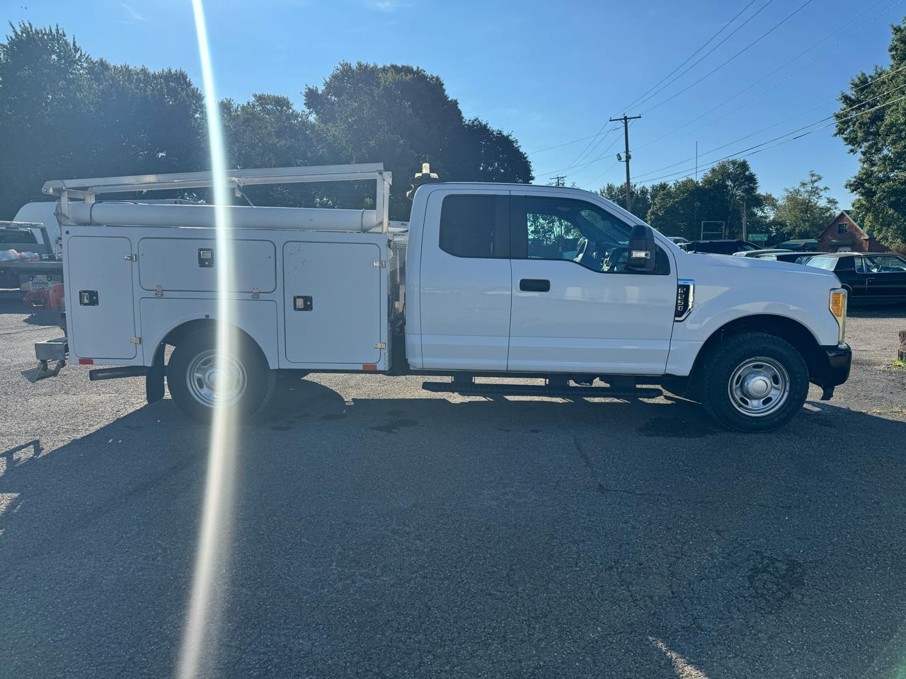 Ford Super Duty F-250 SRW XLT 2WD SuperCab 8' Box 2017