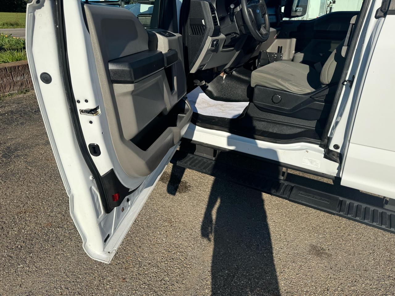 Ford Super Duty F-250 SRW XLT 2WD SuperCab 8' Box 2017