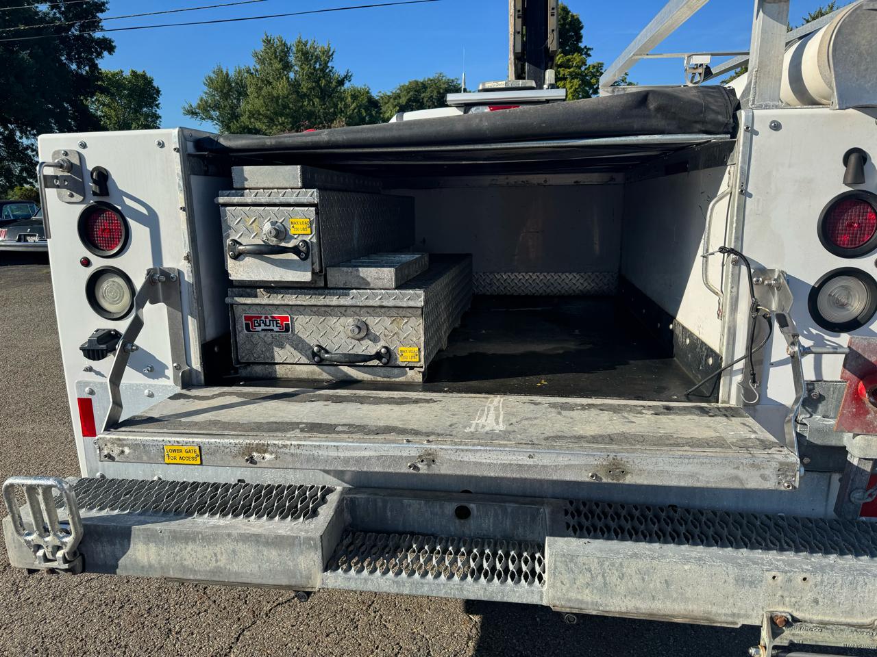 Ford Super Duty F-250 SRW XLT 2WD SuperCab 8' Box 2017