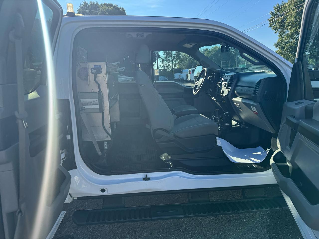 Ford Super Duty F-250 SRW XLT 2WD SuperCab 8' Box 2017
