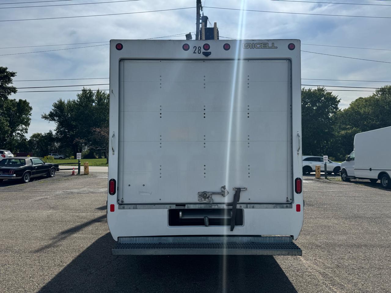 Chevrolet Express Commercial Cutaway 3500 Van 177" 2024