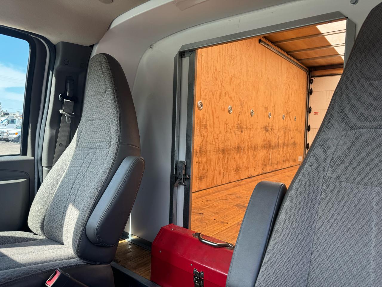 Chevrolet Express Commercial Cutaway 3500 Van 177" 2024