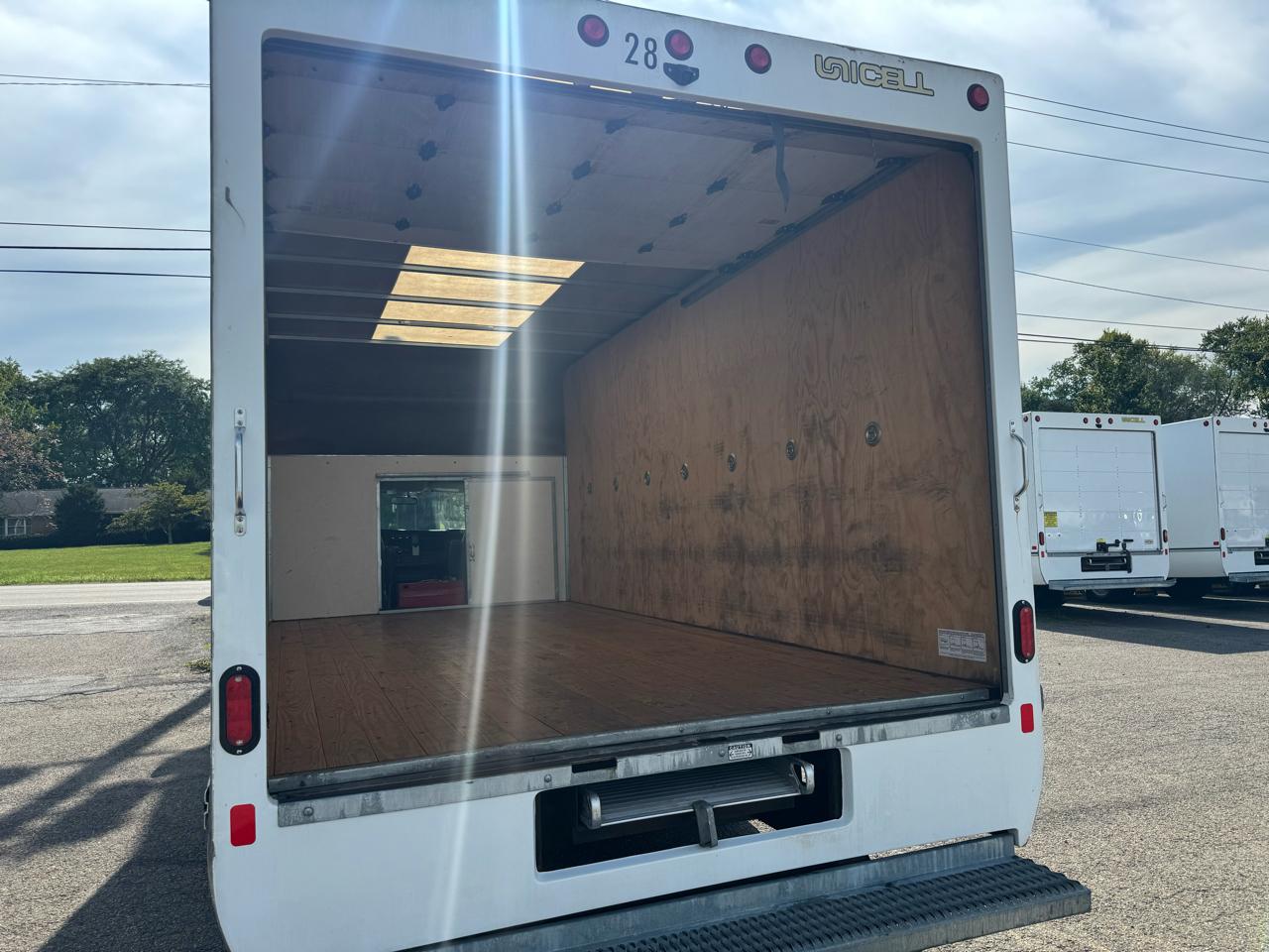 Chevrolet Express Commercial Cutaway 3500 Van 177" 2024