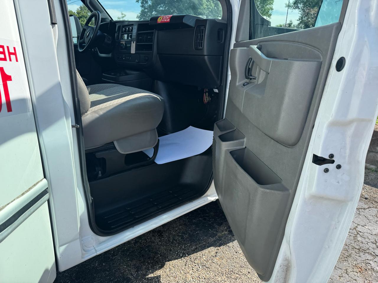 Chevrolet Express Commercial Cutaway 3500 Van 177" 2024