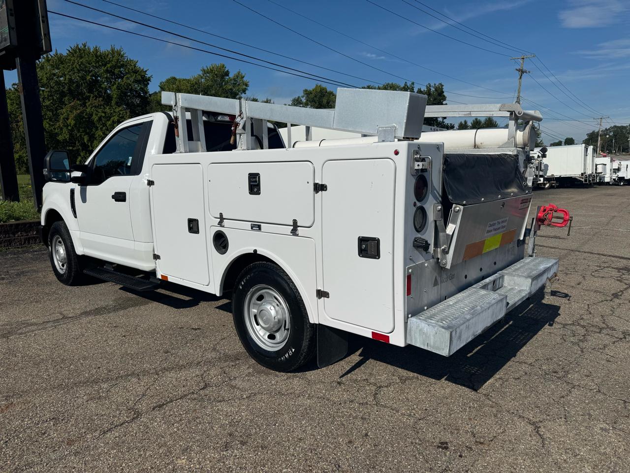 Ford Super Duty F-250 SRW XL 2WD Reg Cab 8' Box 2017