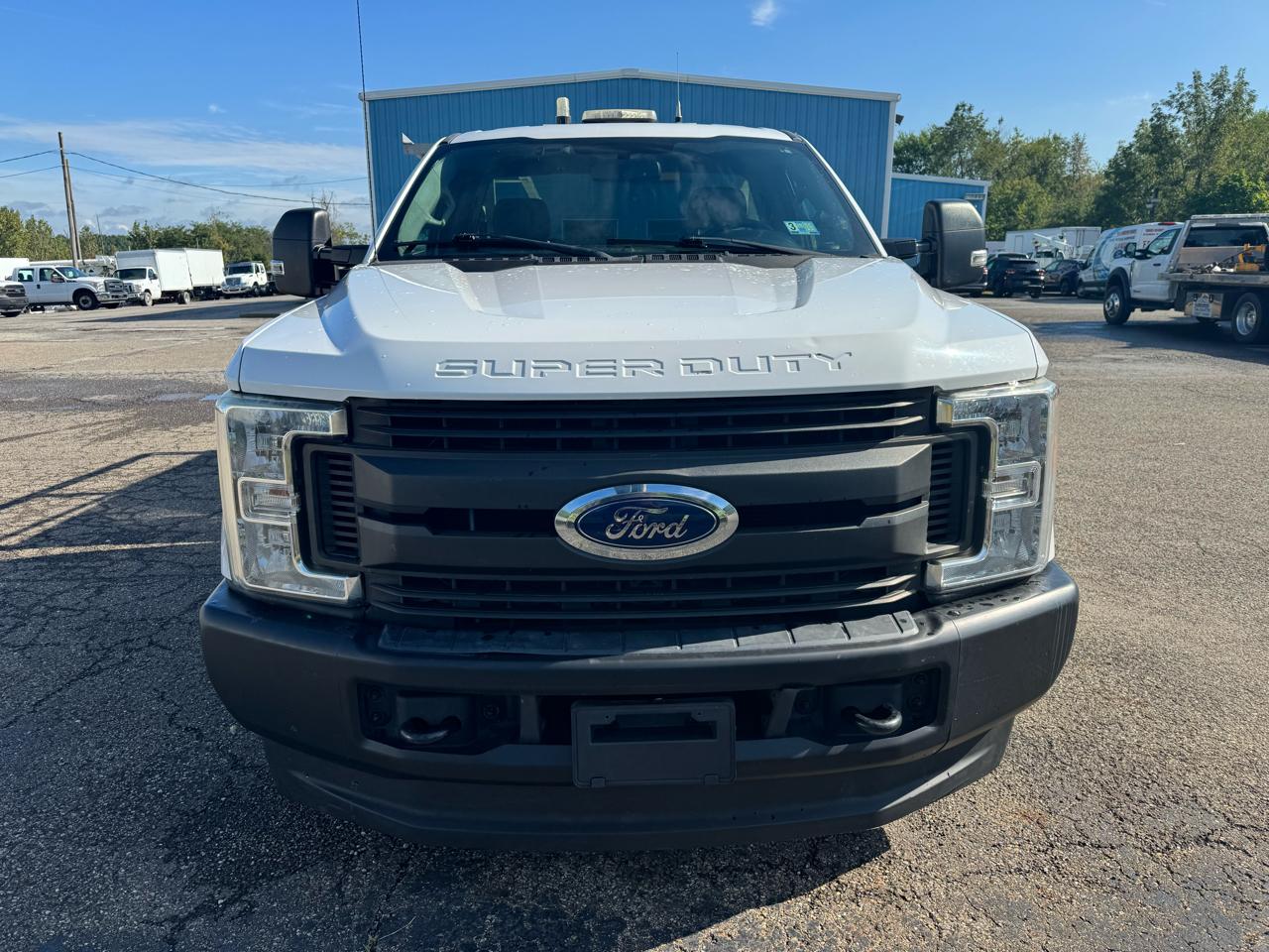 Ford Super Duty F-250 SRW XL 2WD Reg Cab 8' Box 2017
