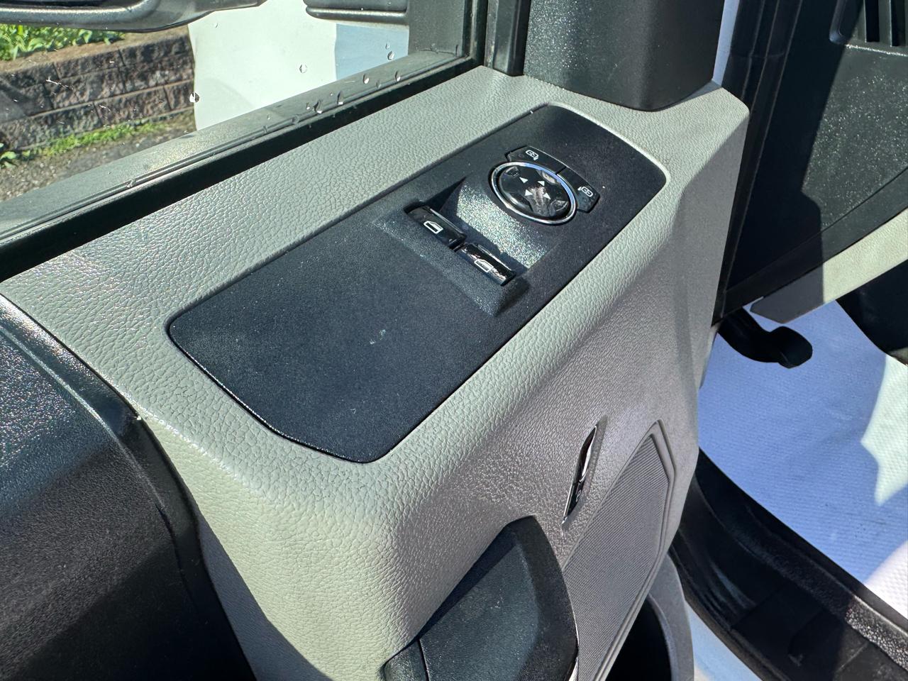 Ford Super Duty F-250 SRW XL 2WD Reg Cab 8' Box 2017