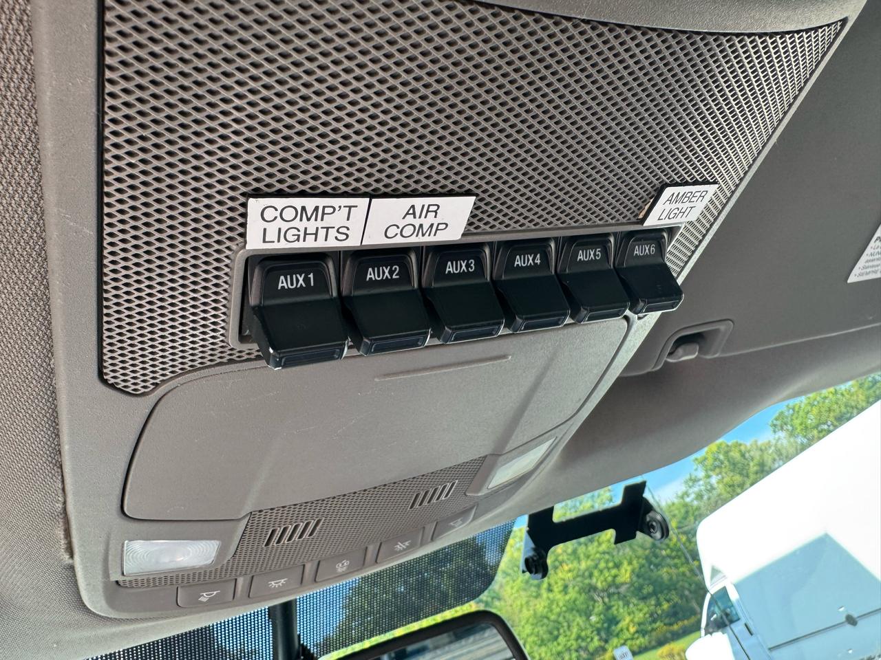Ford Super Duty F-250 SRW XL 2WD Reg Cab 8' Box 2017