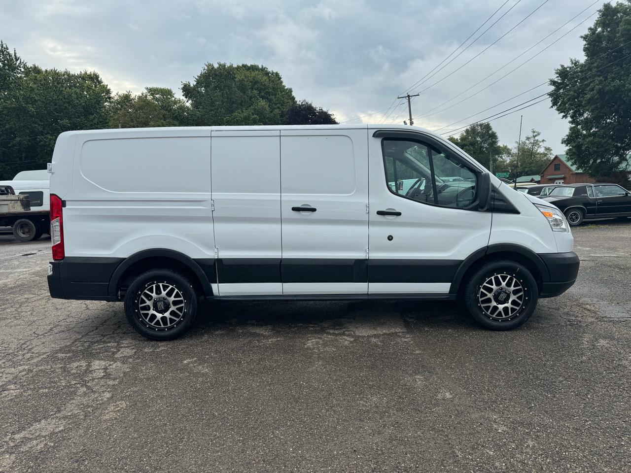 Ford Transit Van T-150 130" Low Rf 8600 GVWR Swing-Out RH Dr 2019