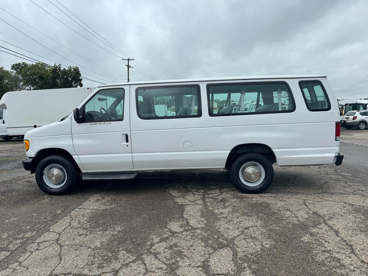 Ford Econoline Wagon E-350 Super Ext XLT 2001