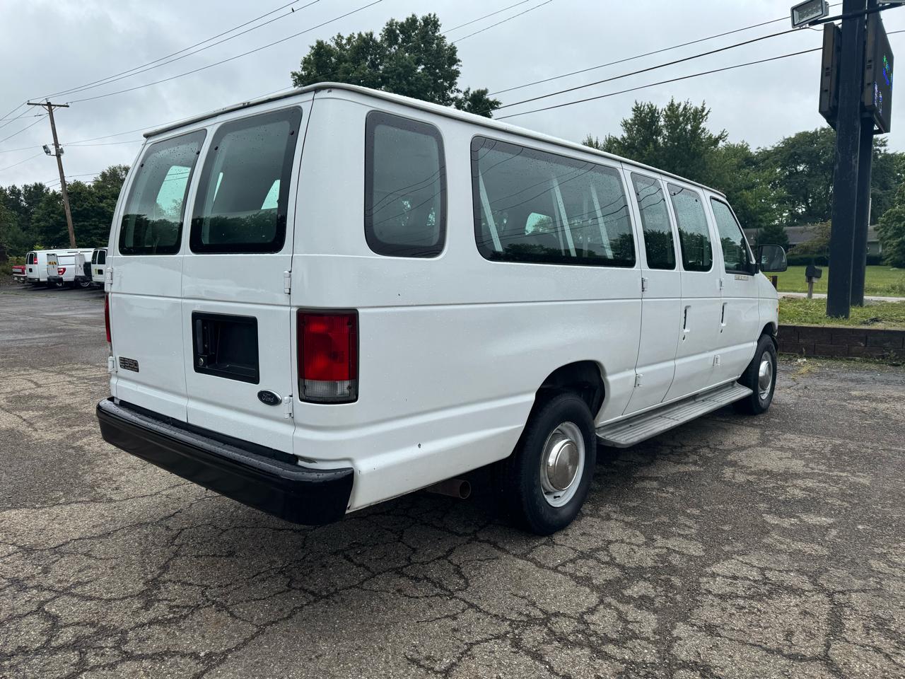 Ford Econoline Wagon E-350 Super Ext XLT 2001