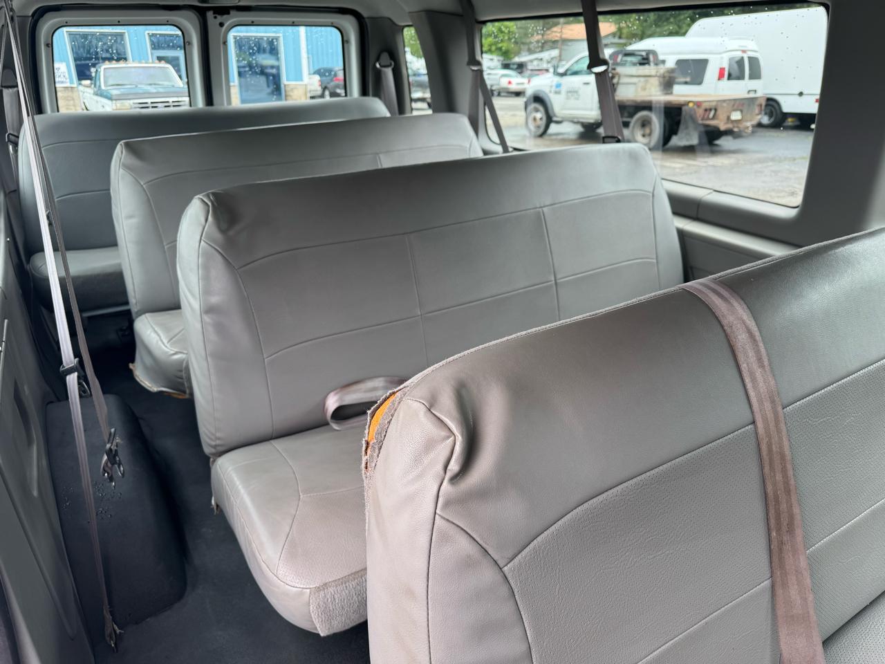 Ford Econoline Wagon E-350 Super Ext XLT 2001