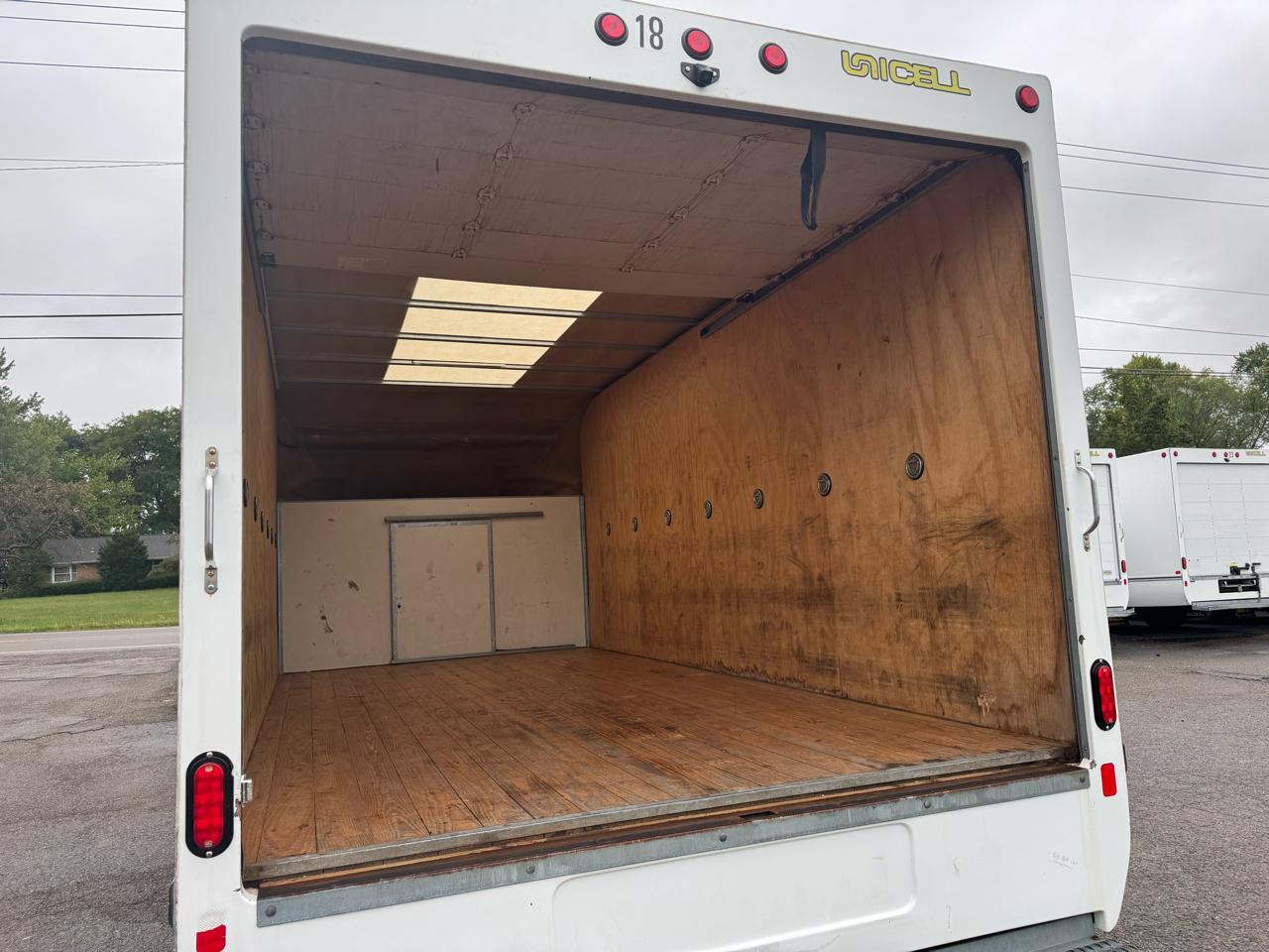 GMC Savana Commercial Cutaway 3500 Van 177" 2022