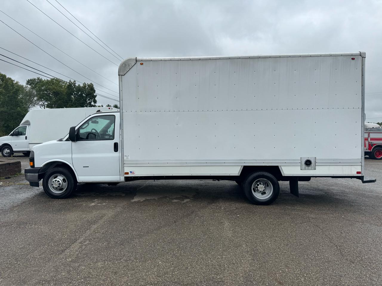 Chevrolet Express Commercial Cutaway 3500 Van 177" 2023