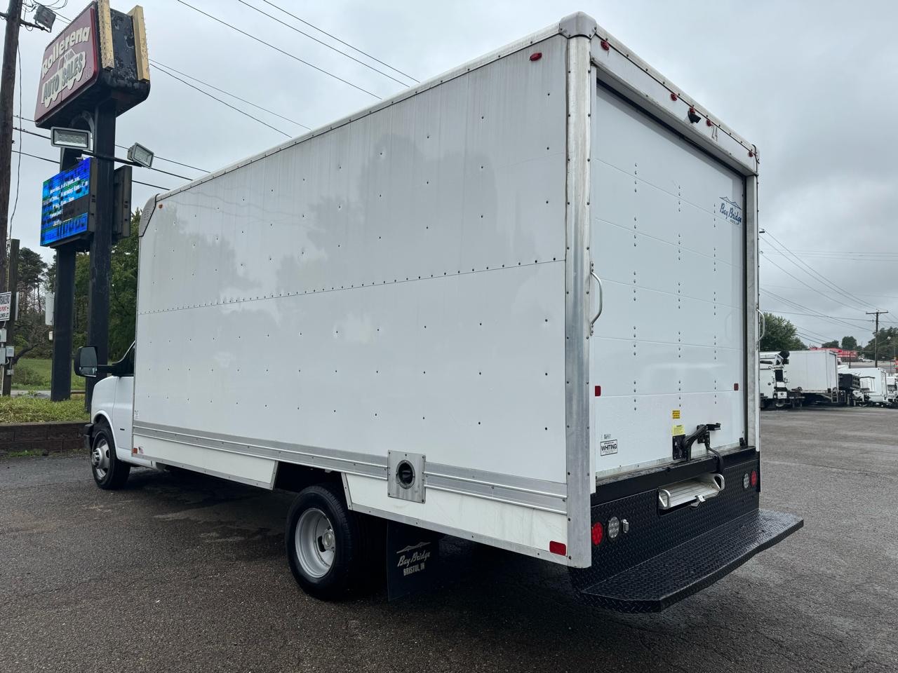Chevrolet Express Commercial Cutaway 3500 Van 177" 2023