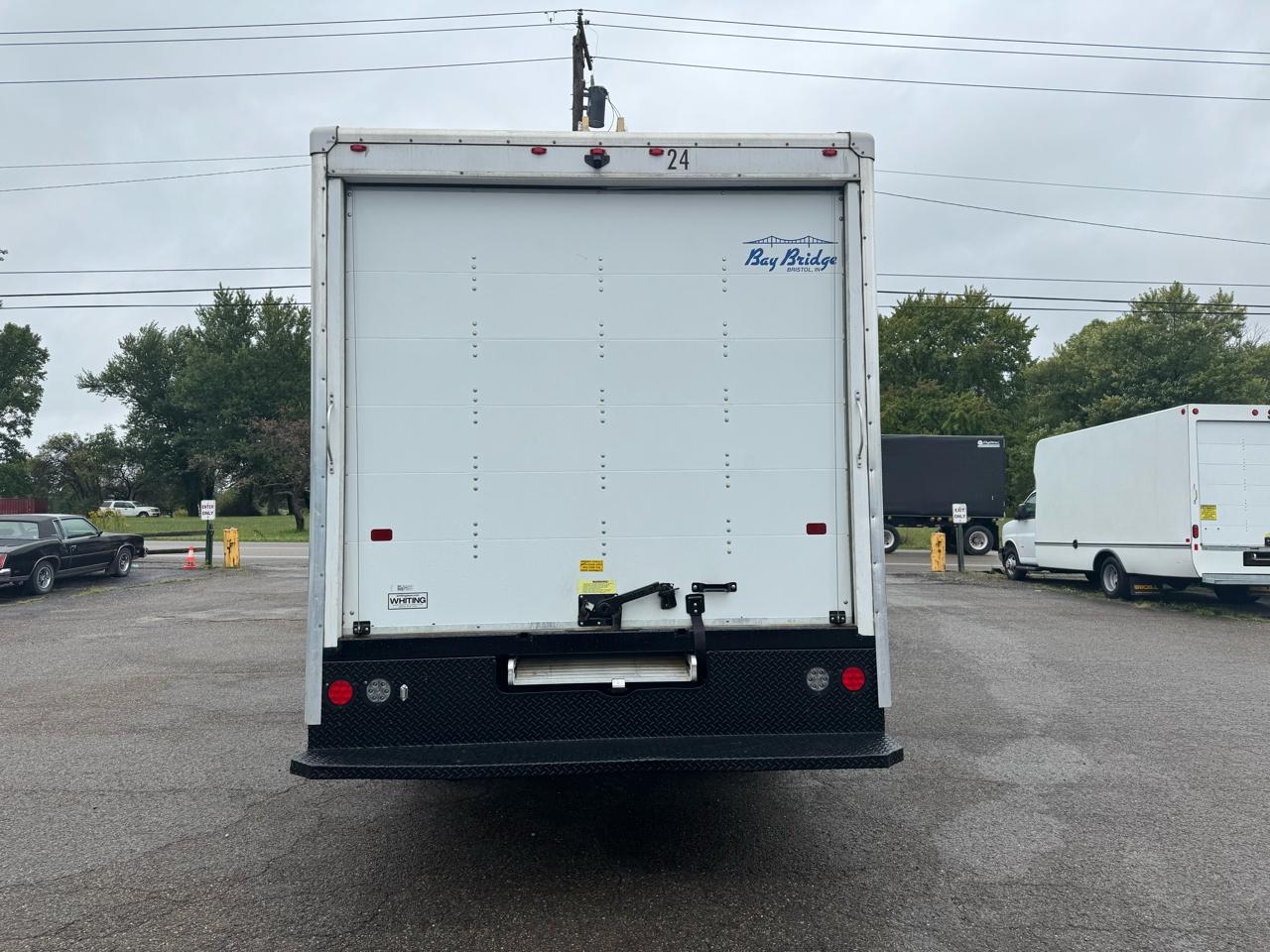 Chevrolet Express Commercial Cutaway 3500 Van 177" 2023