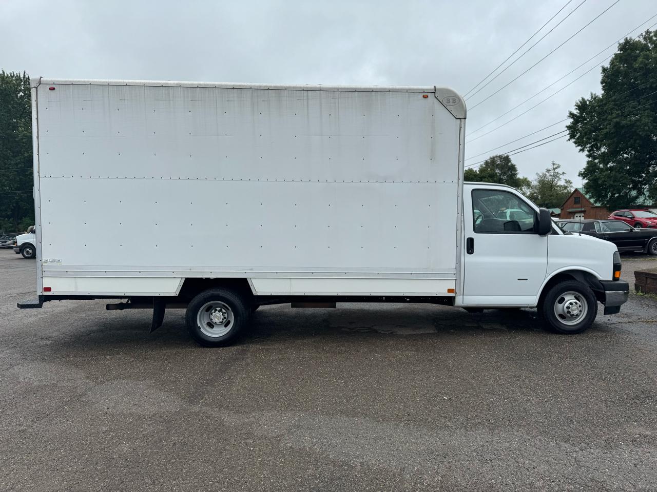 Chevrolet Express Commercial Cutaway 3500 Van 177" 2023