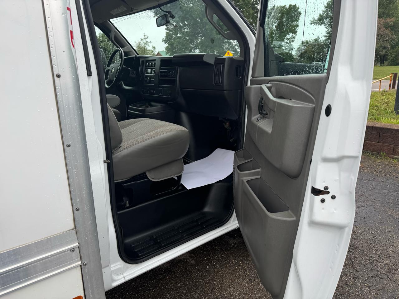Chevrolet Express Commercial Cutaway 3500 Van 177" 2023