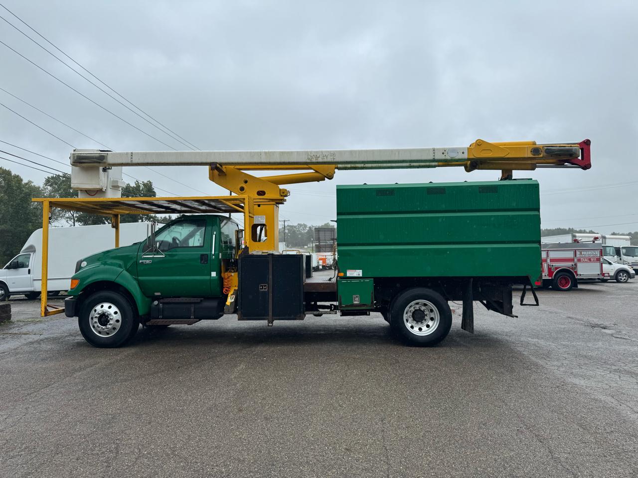 Ford Super Duty F-750 Straight Frame Reg Cab XLT 2010