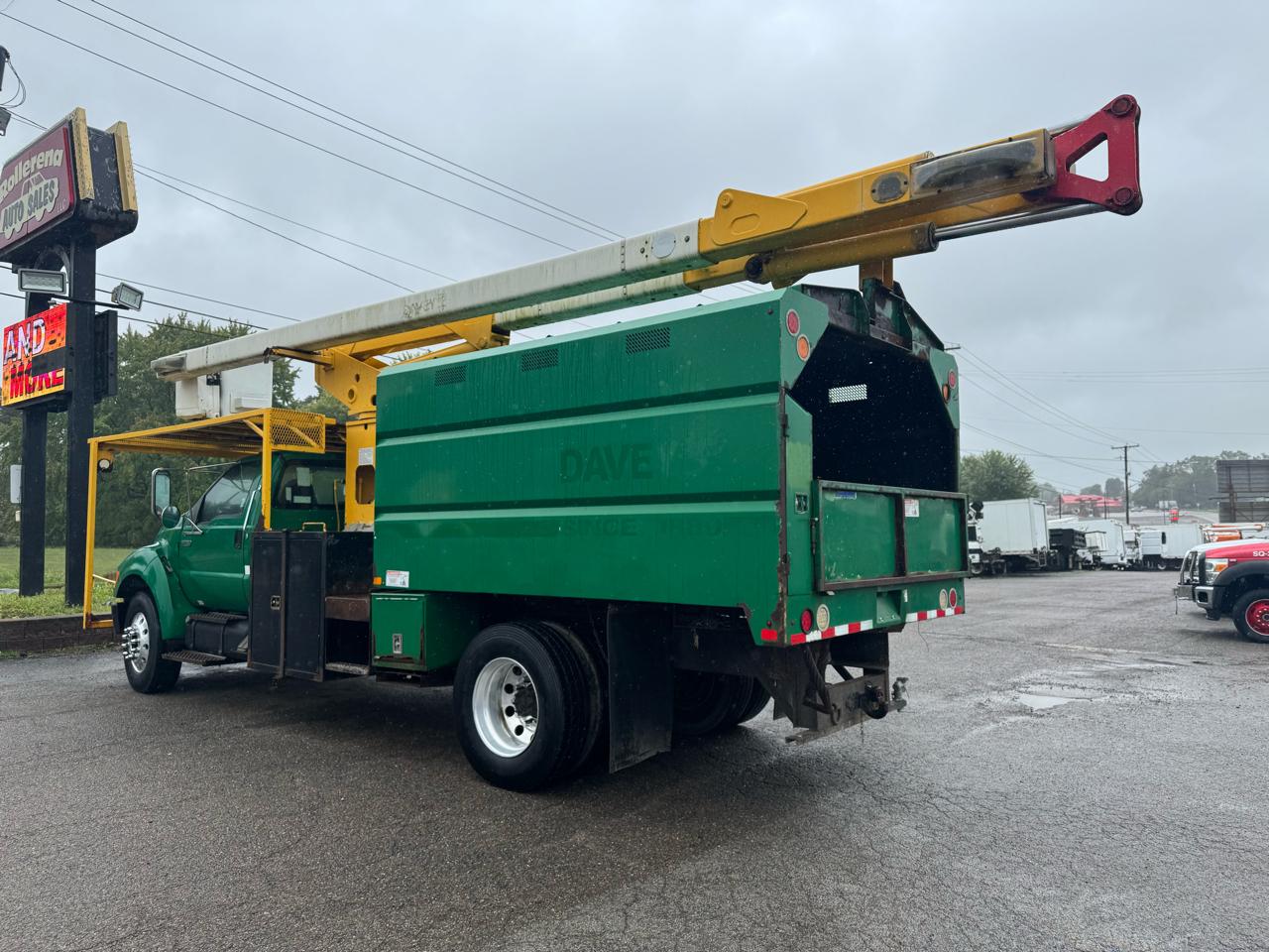 Ford Super Duty F-750 Straight Frame Reg Cab XLT 2010