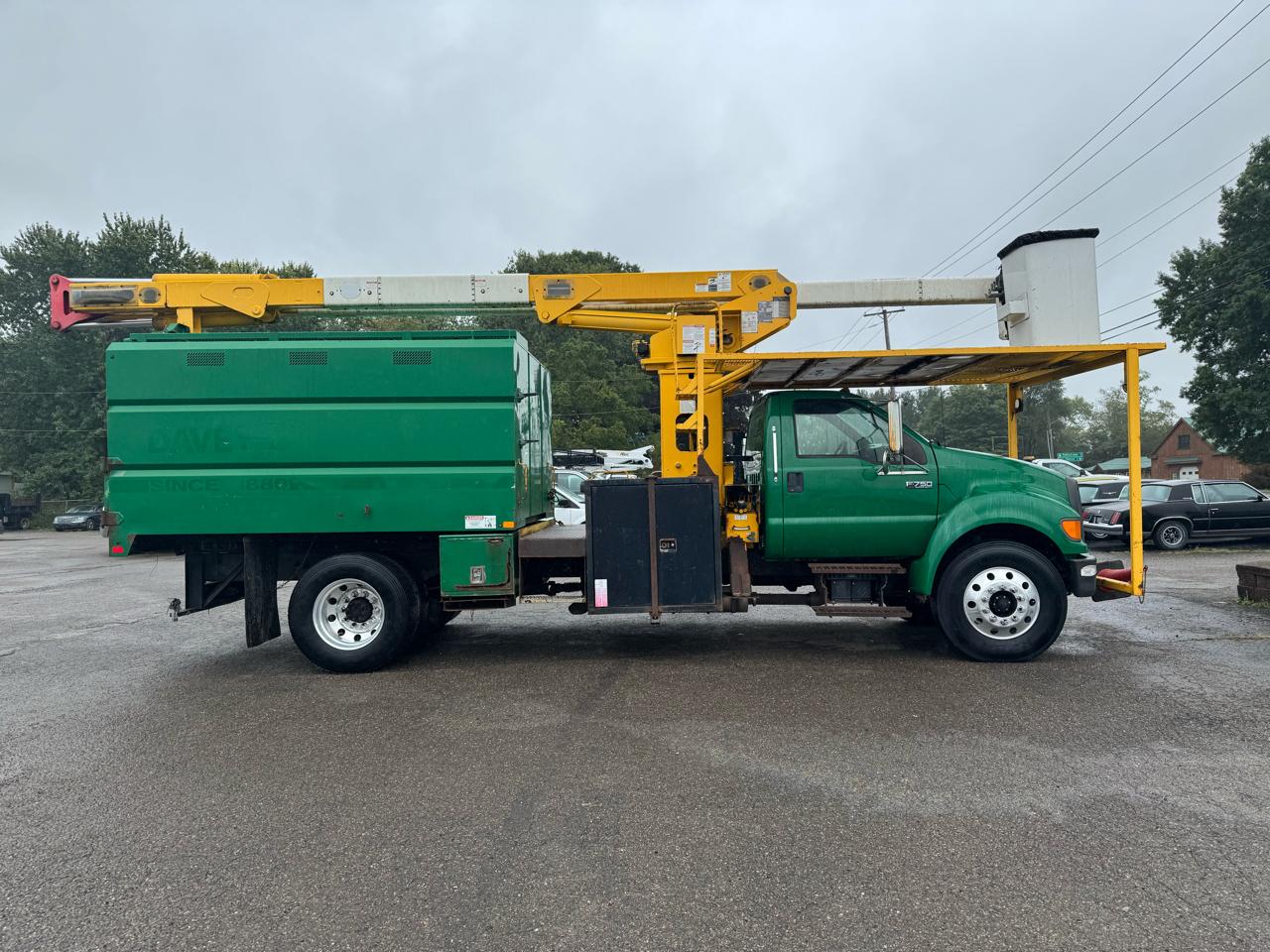 Ford Super Duty F-750 Straight Frame Reg Cab XLT 2010