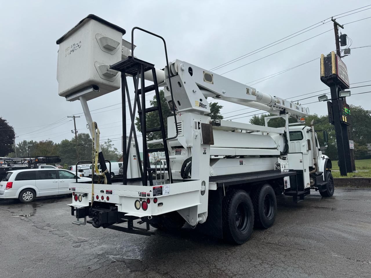 Freightliner M2 106  2014