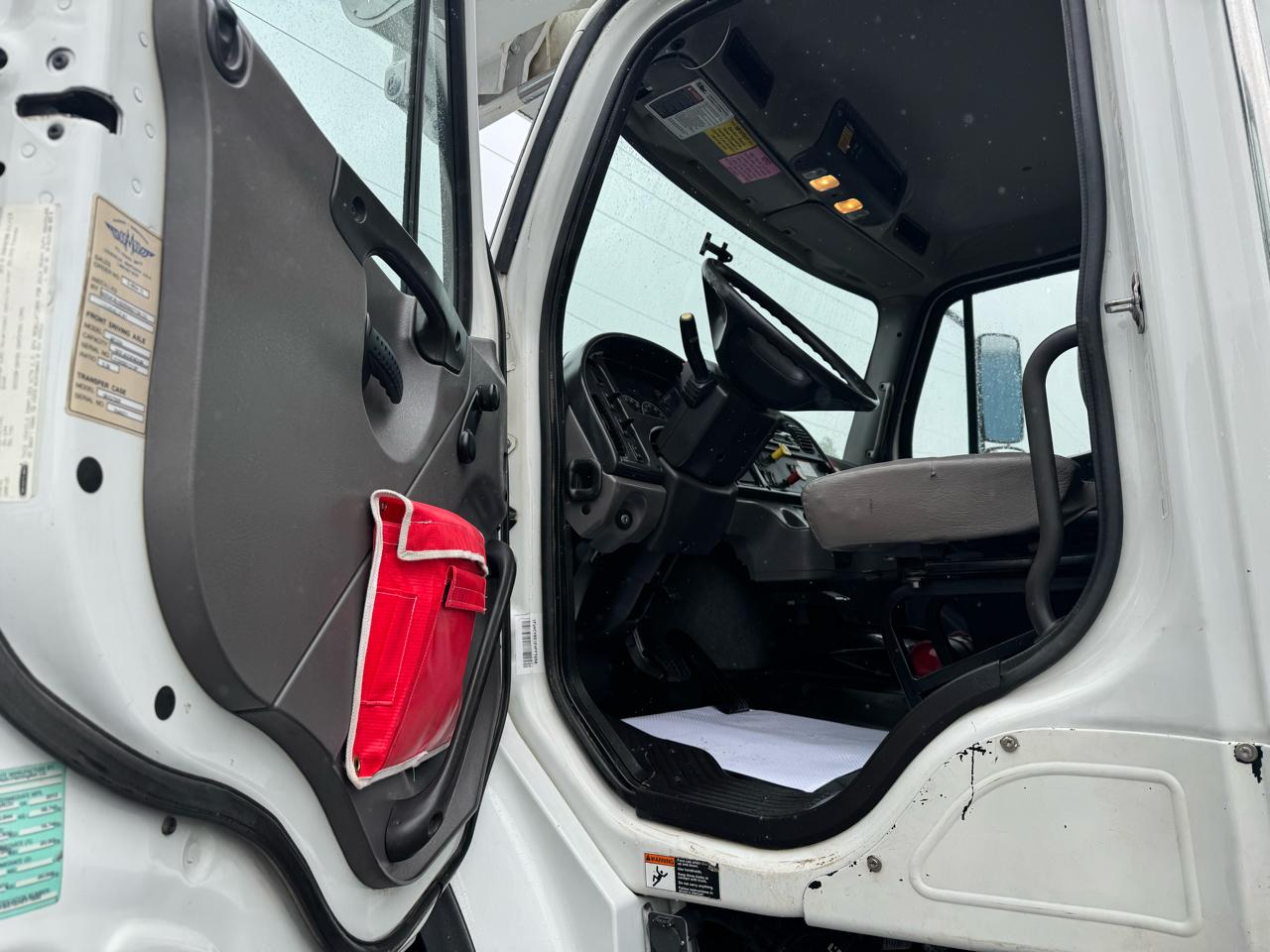 Freightliner M2 106  2014
