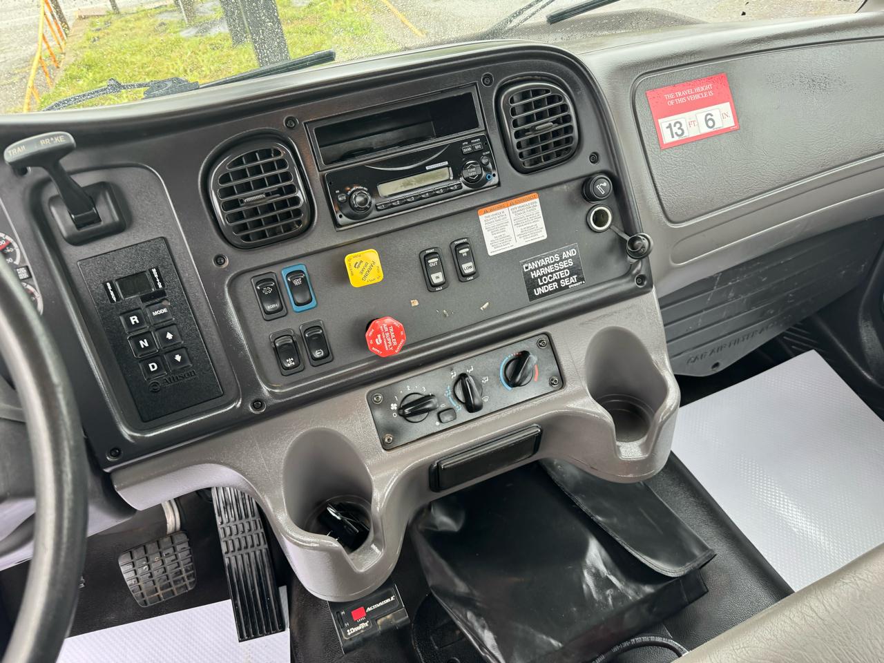 Freightliner M2 106  2014