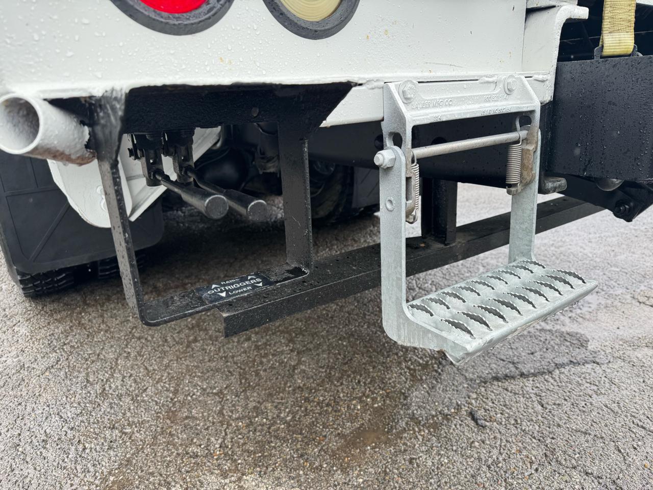Freightliner M2 106  2014