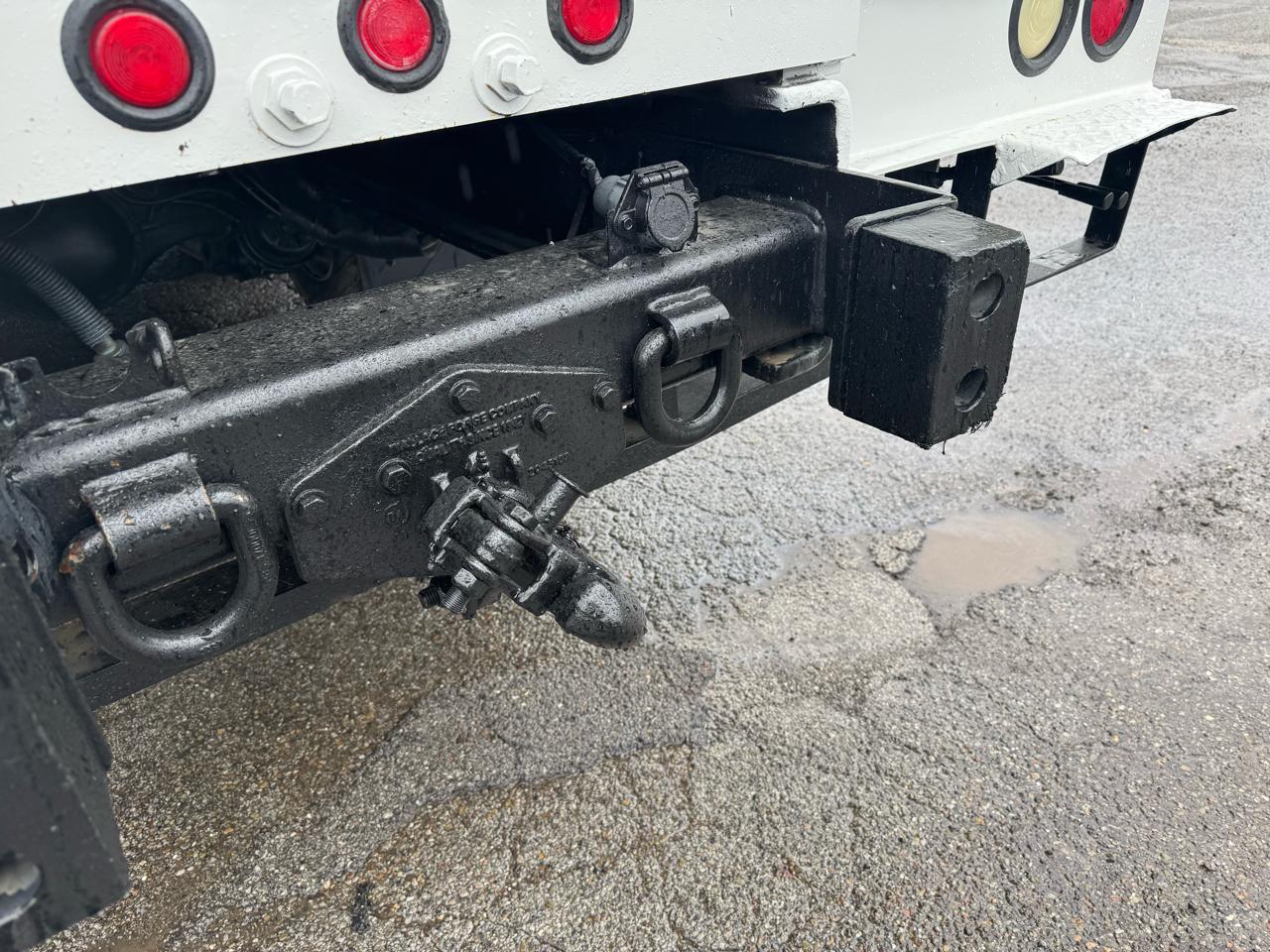 Freightliner M2 106  2014