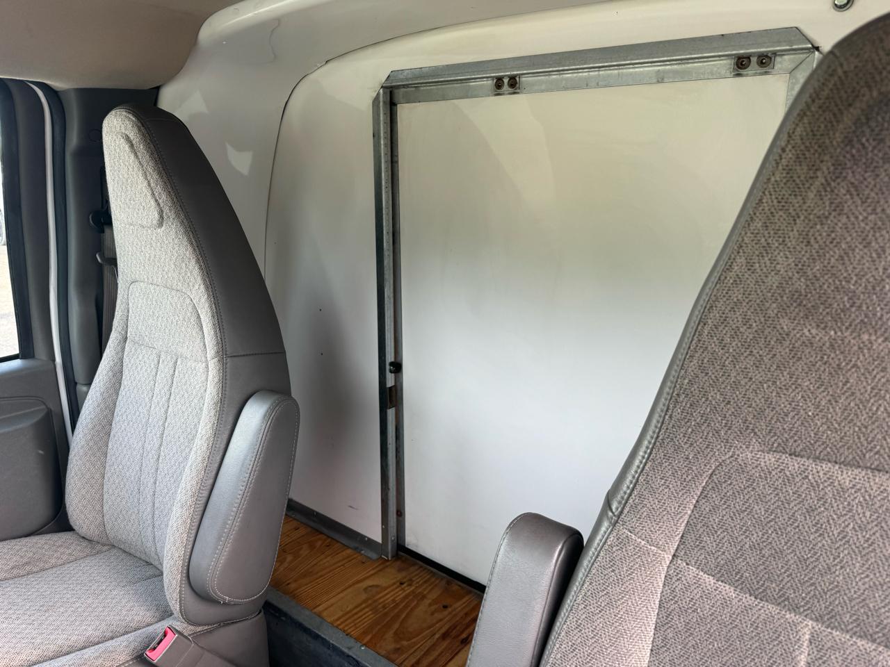 Chevrolet Express Commercial Cutaway 3500 Van 177" 2020