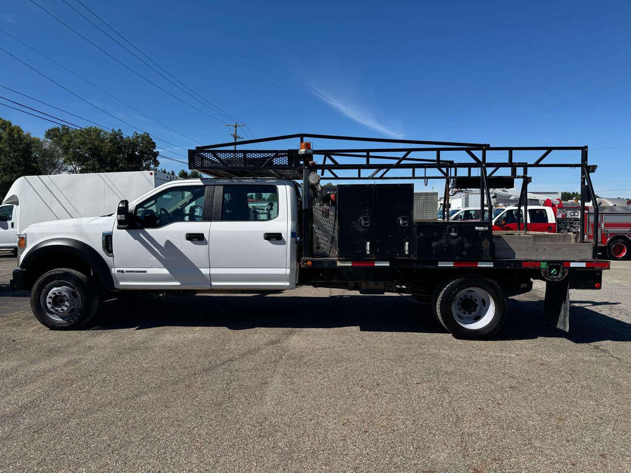 Ford Super Duty F-550 DRW XL 4WD Crew Cab 179" WB 60" CA 2020