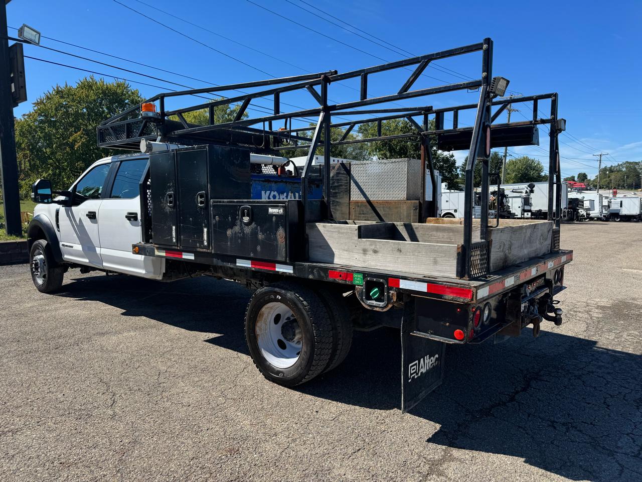 Ford Super Duty F-550 DRW XL 4WD Crew Cab 179" WB 60" CA 2020