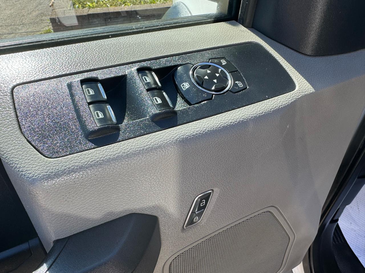 Ford Super Duty F-550 DRW XL 4WD Crew Cab 179" WB 60" CA 2020