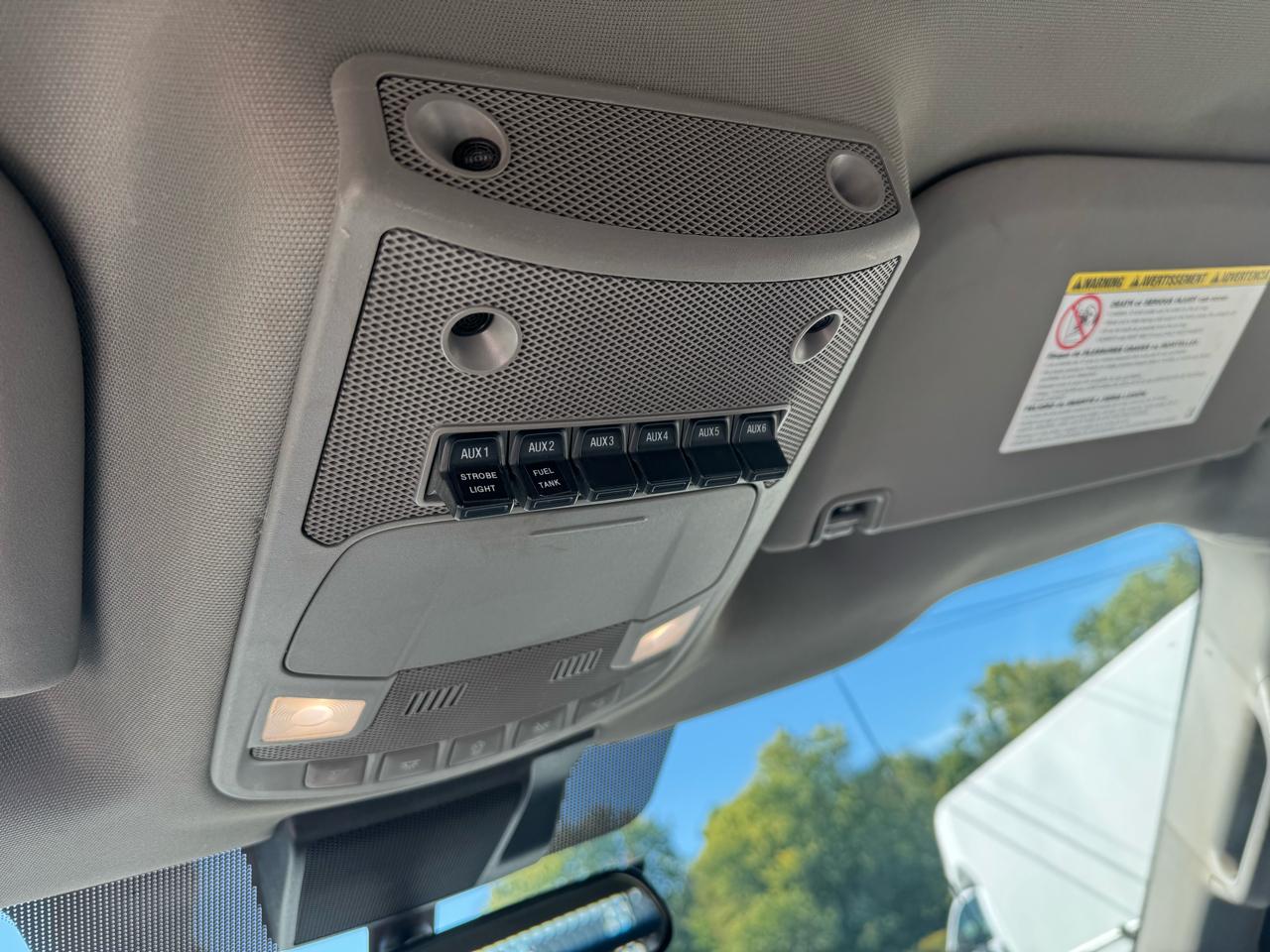 Ford Super Duty F-550 DRW XL 4WD Crew Cab 179" WB 60" CA 2020