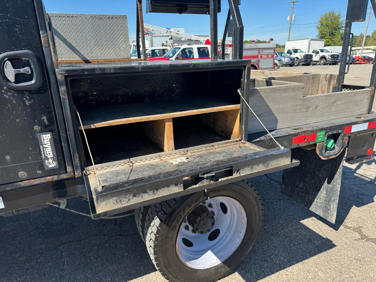 Ford Super Duty F-550 DRW XL 4WD Crew Cab 179" WB 60" CA 2020