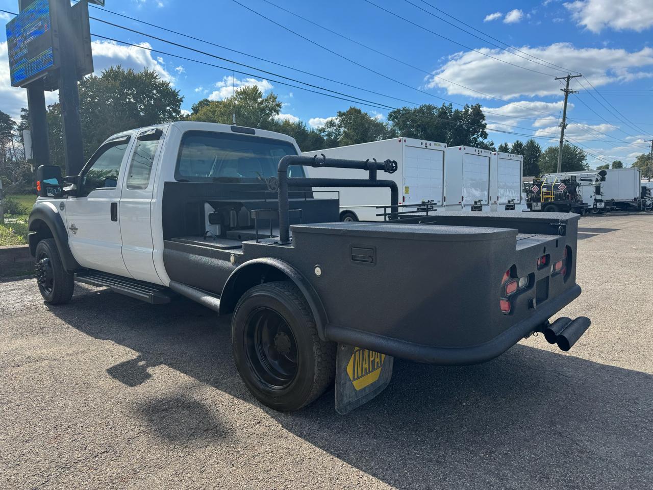 Ford Super Duty F-450 DRW 4WD SuperCab 162" WB 60" CA XL 2016