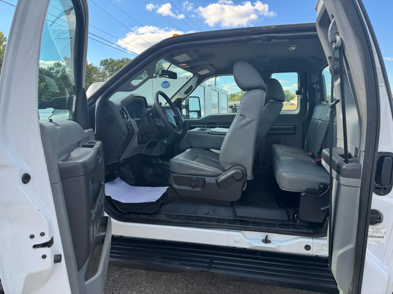 Ford Super Duty F-450 DRW 4WD SuperCab 162" WB 60" CA XL 2016