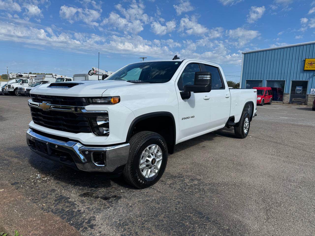 Chevrolet Silverado 2500HD 4WD Crew Cab 172" LT 2025