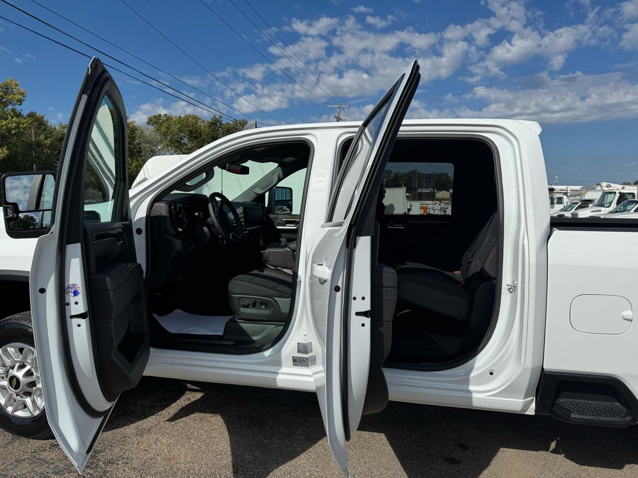 Chevrolet Silverado 2500HD 4WD Crew Cab 172" LT 2025