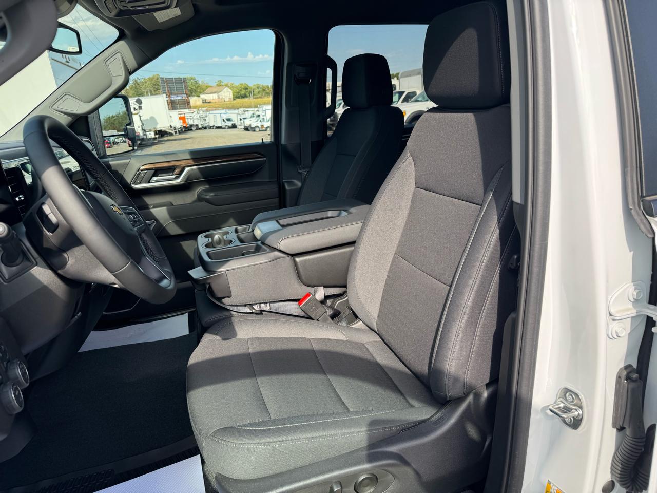 Chevrolet Silverado 2500HD 4WD Crew Cab 172" LT 2025